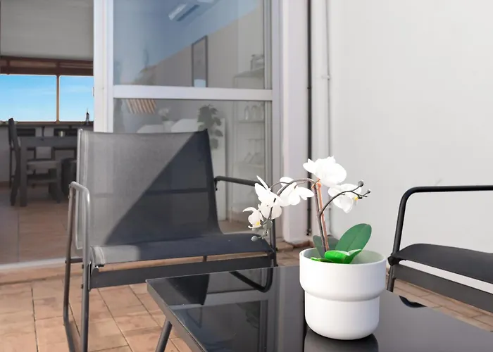 Apartment Lovely Penthouse By Costarentals - Ref M15 Estepona