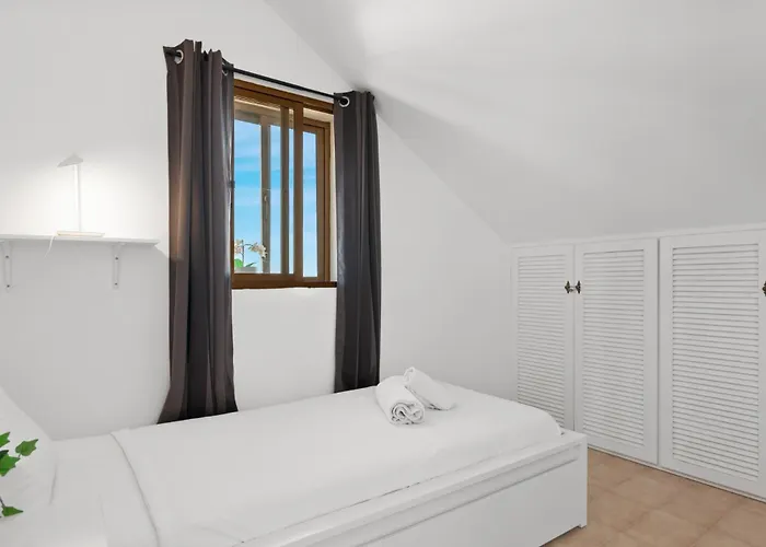 Apartment Lovely Penthouse By Costarentals - Ref M15