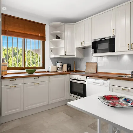 Lovely Penthouse By Costarentals - Ref M15