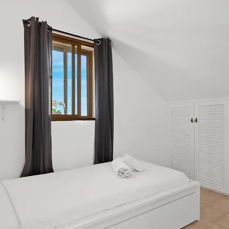 Apartment Lovely Penthouse By Costarentals - Ref M15