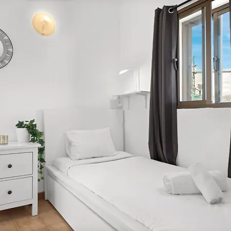 Apartment Lovely Penthouse By Costarentals - Ref M15 Estepona