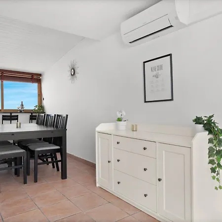 Lovely Penthouse Near Marina By Costarentals - Ref M15 شقة