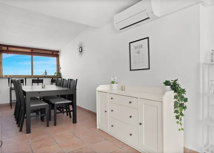 Lovely Penthouse By Costarentals - Ref M15 شقة